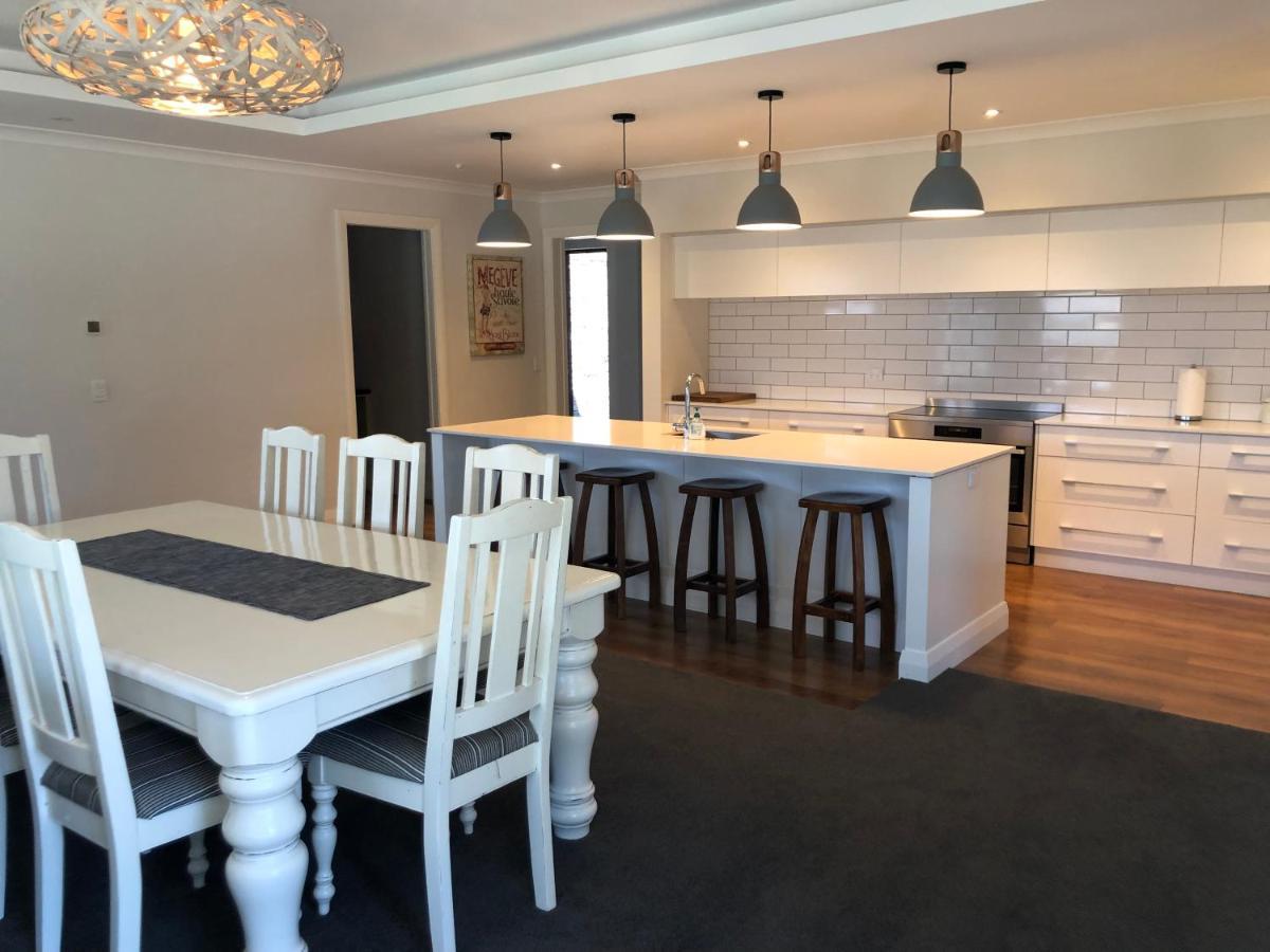4 Bedroom On North West Arch - Free Wifi Holiday home