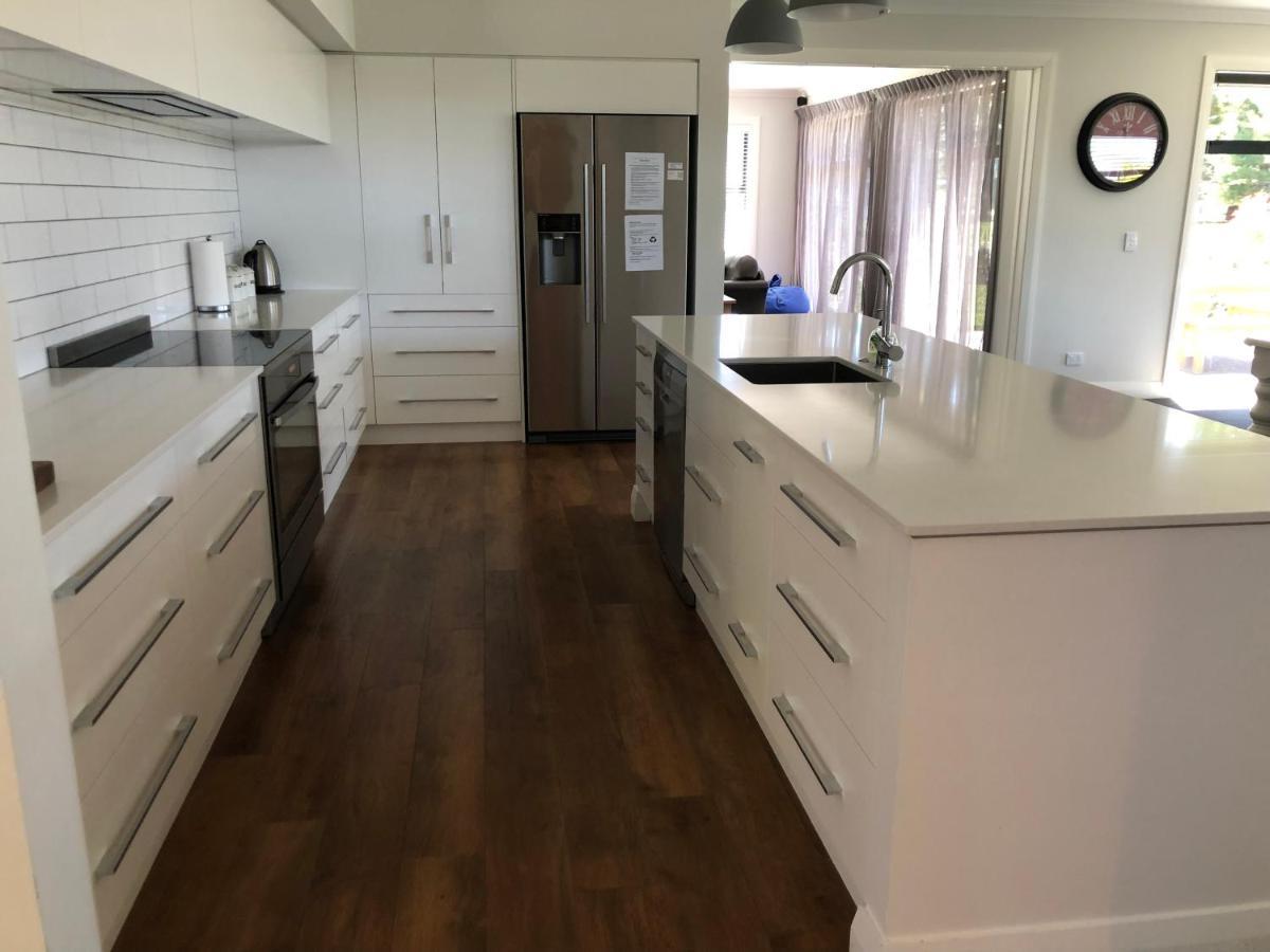 4 Bedroom On North West Arch - Free Wifi Holiday home *