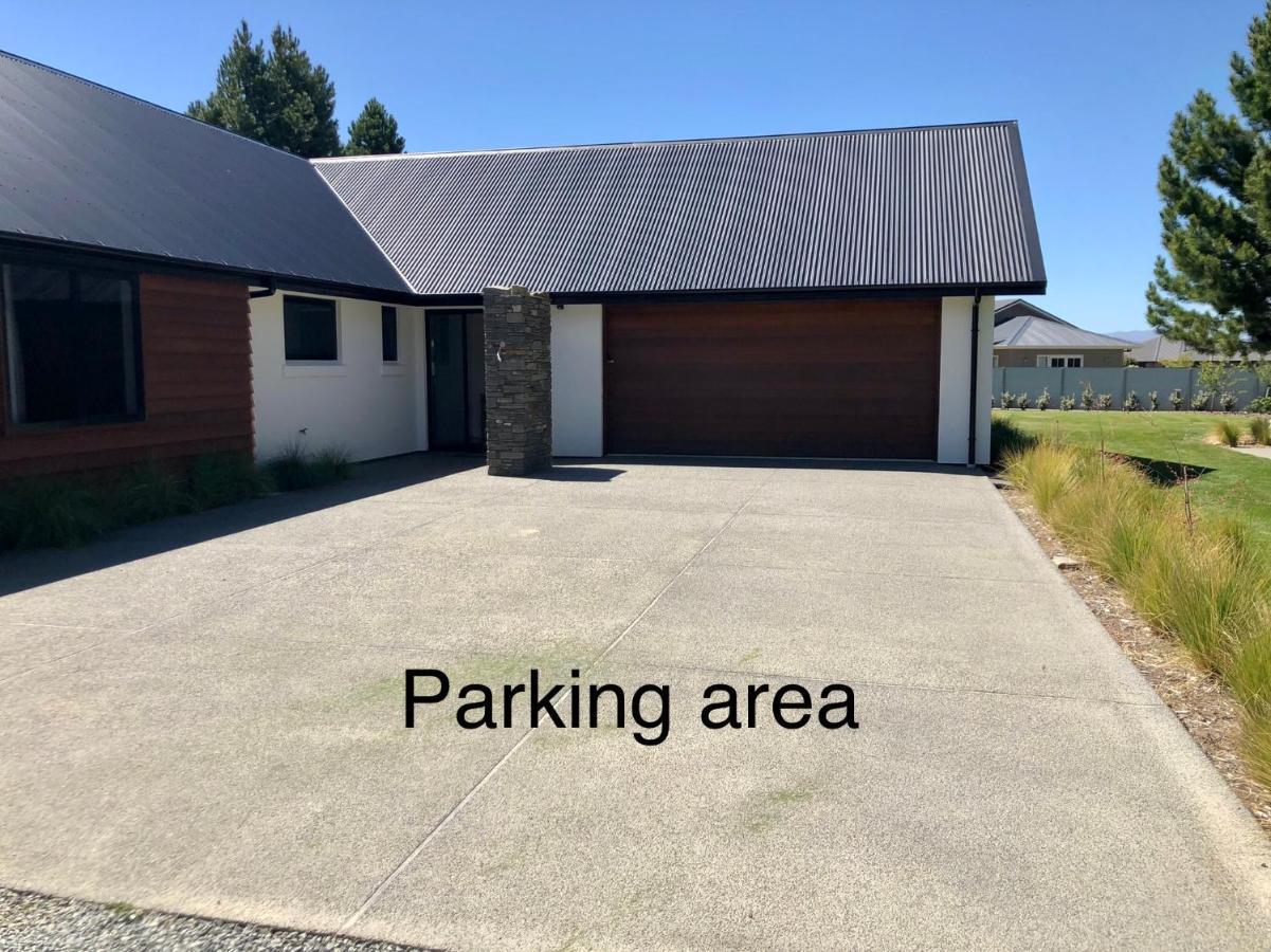 4 Bedroom On North West Arch - Free Wifi Holiday home Twizel