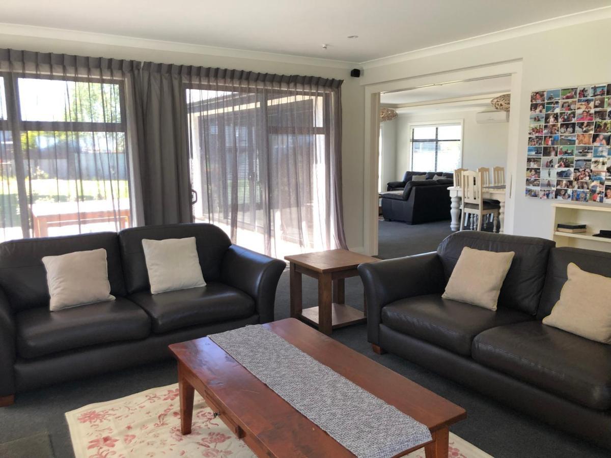4 Bedroom On North West Arch - Free Wifi Twizel